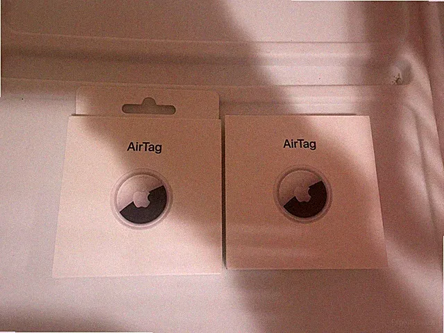 Apple AirTags (2 Pack) NEW - Ships Immediately